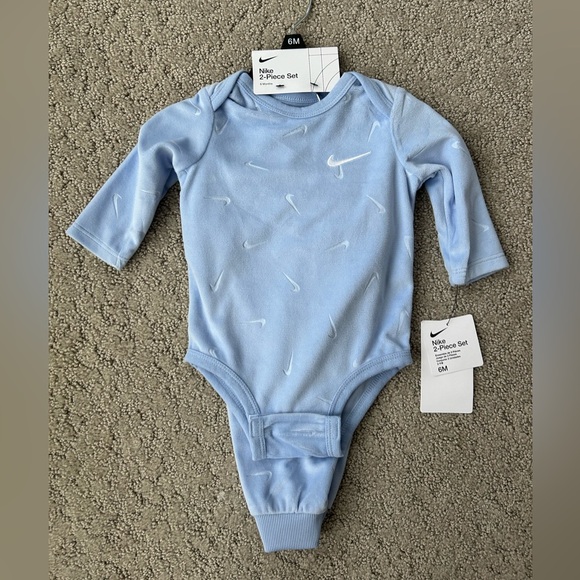 Nike Infant Essentials Bodysuit & Pant Set in Colbalt Bliss Girls 6 Months NEW - Picture 3 of 10